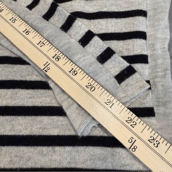 Vince Cashmere Striped Sweater Gray Black Wide Neck Long Sleeve Oversized XS - Picture 9 of 10